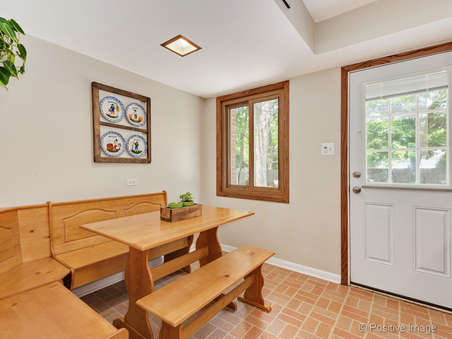 811 Cadillac Dr, Wheaton, IL 60187 photo 10
