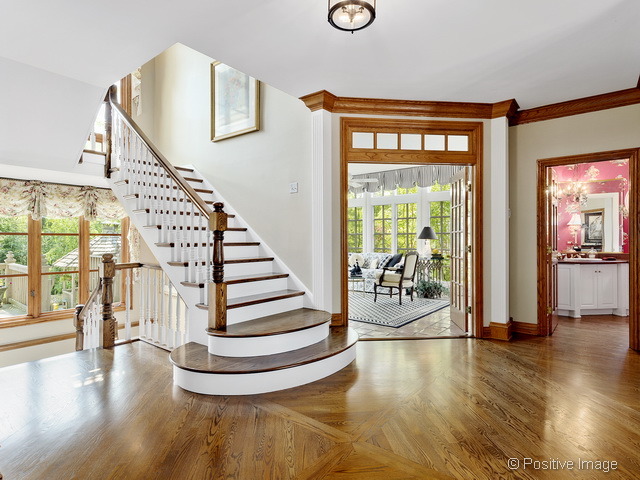 285 E Arboretum Cir, Wheaton, IL 60189 photo 3