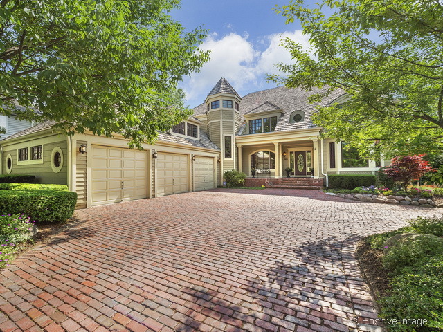 285 E Arboretum Cir, Wheaton, IL 60189 photo 1