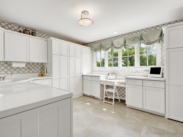 285 E Arboretum Cir, Wheaton, IL 60189 photo 19