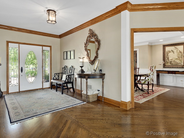 285 E Arboretum Cir, Wheaton, IL 60189 photo 2