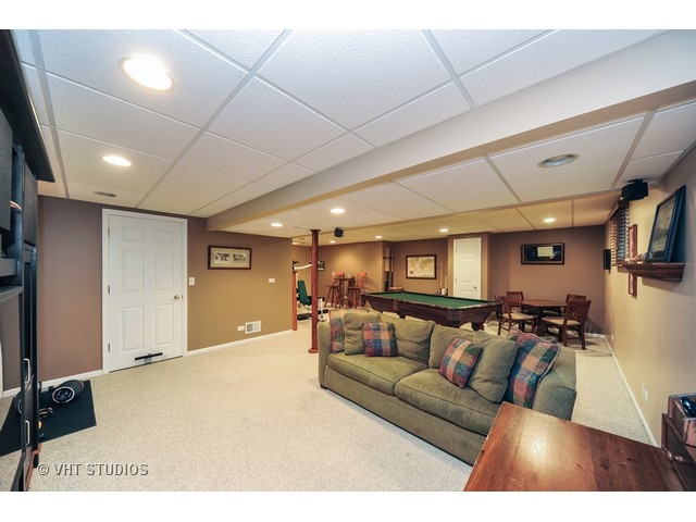 1045 Honeysuckle Dr, Wheeling, IL 60090 photo 6