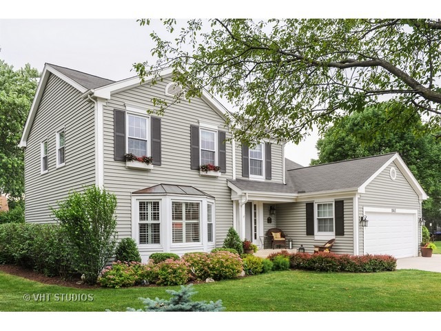 1045 Honeysuckle Dr, Wheeling, IL 60090 photo 1
