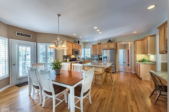 1147 Litchfield Ln, Bartlett, IL 60103 photo 8