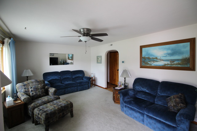 525 E North St, Lockport, IL 60441 photo 3
