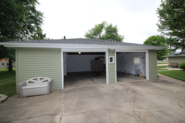 525 E North St, Lockport, IL 60441 photo 18