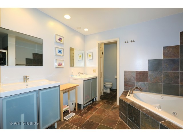 3 Pine Tree Ct, Elmhurst, IL 60126 photo 9