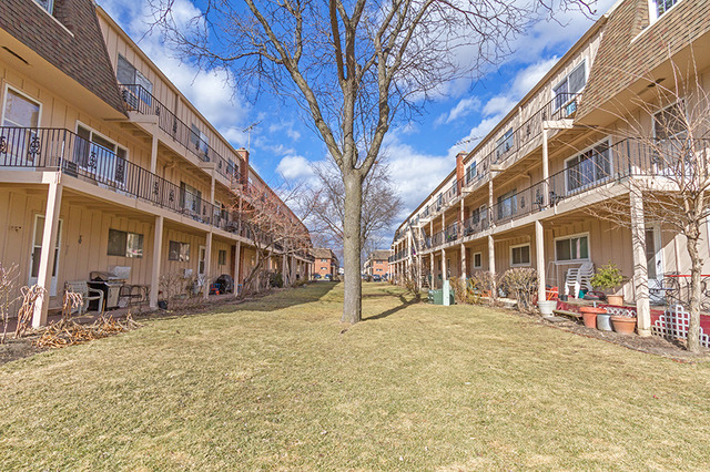 2504 Algonquin Rd #3, Rolling Meadows, IL 60008 photo 3
