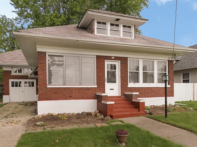476 Ann St, Elgin, IL 60120 photo 1