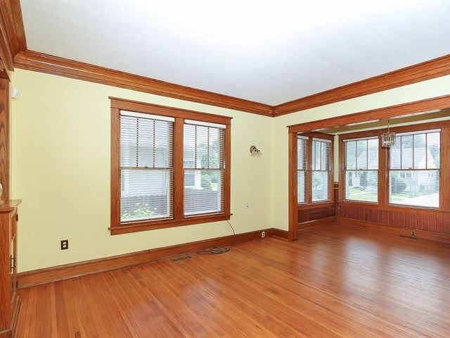 476 Ann St, Elgin, IL 60120 photo 5