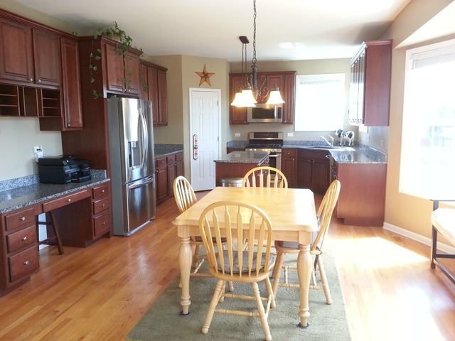 16544 Arbor Ct, Plainfield, IL 60586 photo 4