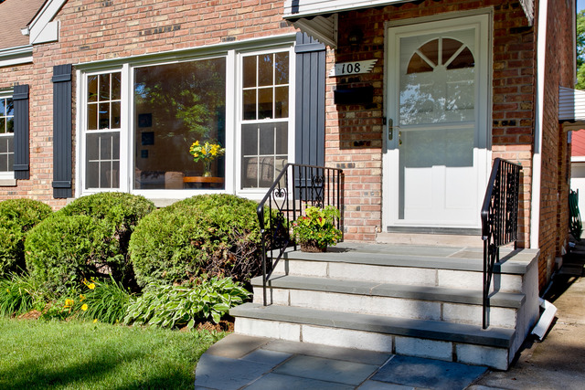 108 N Maple St, Mount Prospect, IL 60056 photo 2