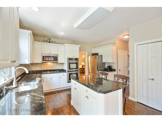 3708 Grassmere Rd, Naperville, IL 60564 photo 5