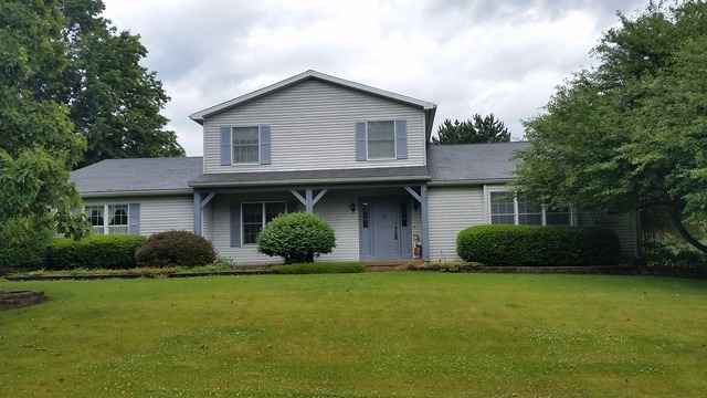 50 Carriage Hill Dr, Sterling, IL 61081 photo 1