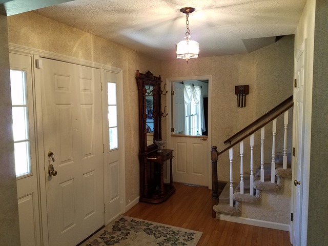 50 Carriage Hill Dr, Sterling, IL 61081 photo 3