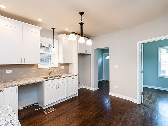 1647 E 84th St, Chicago, IL 60617 photo 3
