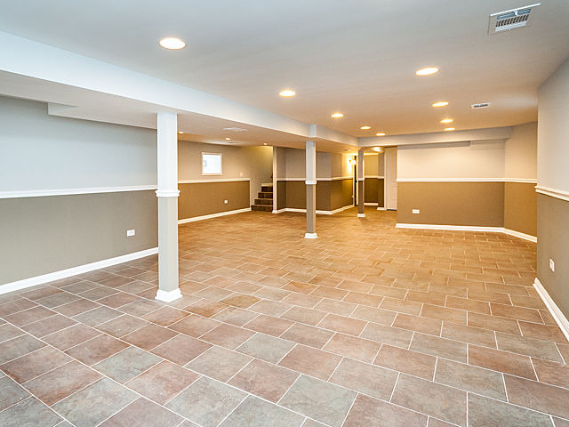 1647 E 84th St, Chicago, IL 60617 photo 17