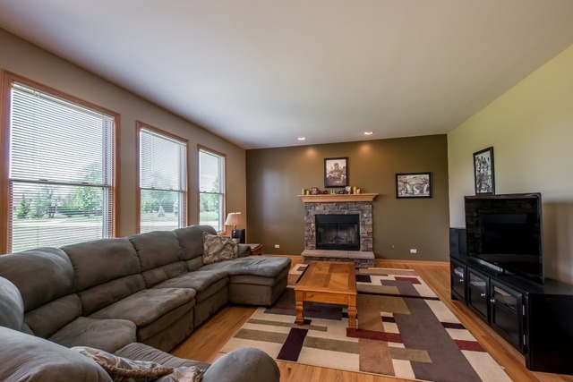 1803 Castlebar Rd, Mchenry, IL 60050 photo 9