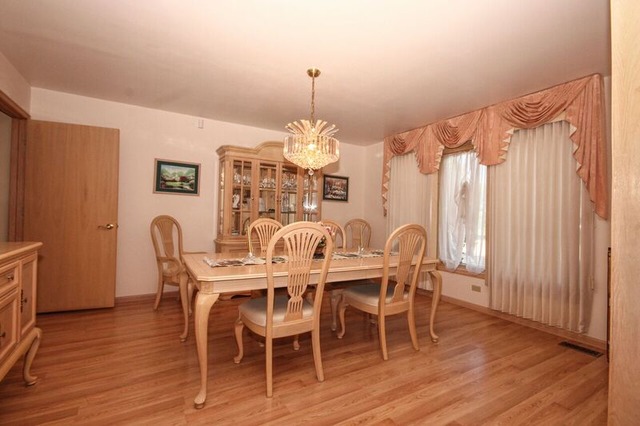 615 Greenview Ln, Wheeling, IL 60090 photo 3