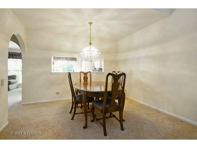 1508 Diamond Dr, Hoffman Estates, IL 60192 photo 4