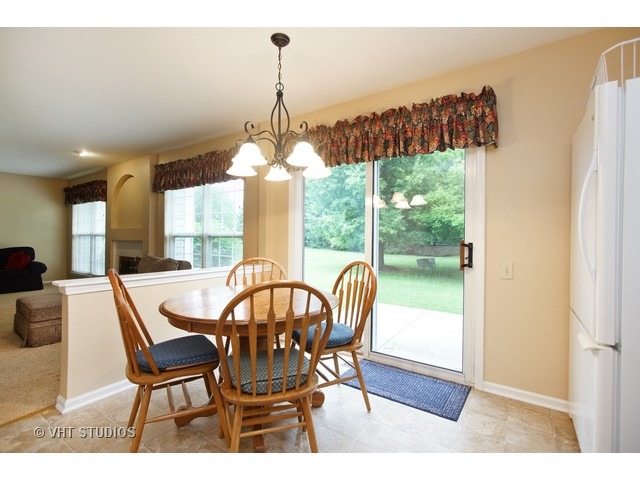 1508 Diamond Dr, Hoffman Estates, IL 60192 photo 5