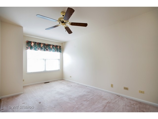 1508 Diamond Dr, Hoffman Estates, IL 60192 photo 12