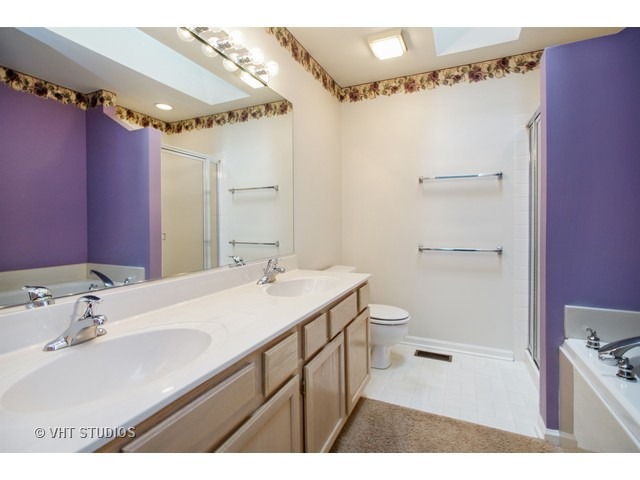 1508 Diamond Dr, Hoffman Estates, IL 60192 photo 10