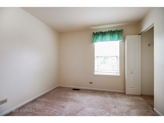 1508 Diamond Dr, Hoffman Estates, IL 60192 photo 11