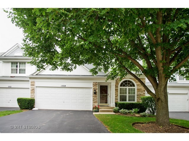1508 Diamond Dr, Hoffman Estates, IL 60192 photo 1