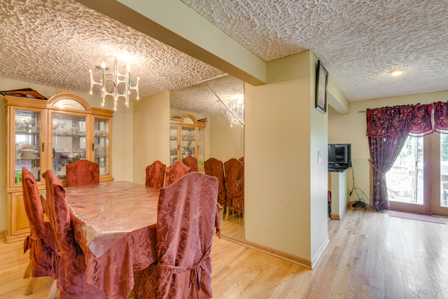 9252 Dee Rd, Des Plaines, IL 60016 photo 11