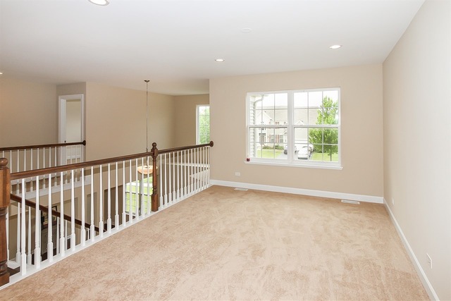 695 Biltmore Dr, Bartlett, IL 60103 photo 17