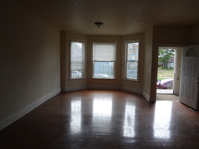 5113 S May St, Chicago, IL 60609 photo 2