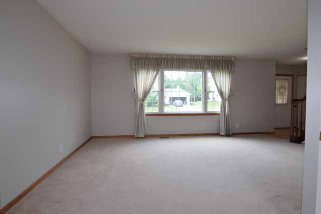 345 Partridge Ct, Algonquin, IL 60102 photo 3