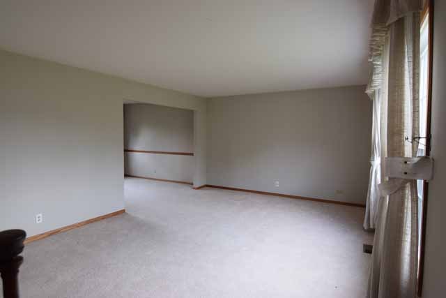 345 Partridge Ct, Algonquin, IL 60102 photo 2