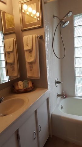 1021 Walter Ave, Des Plaines, IL 60016 photo 4
