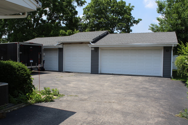 682 Dickie Ave, Elgin, IL 60120 photo 21