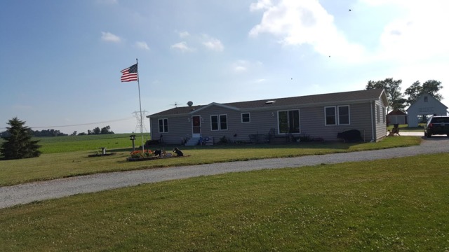 31446 S Yates Ave, Beecher, IL 60401 photo 1