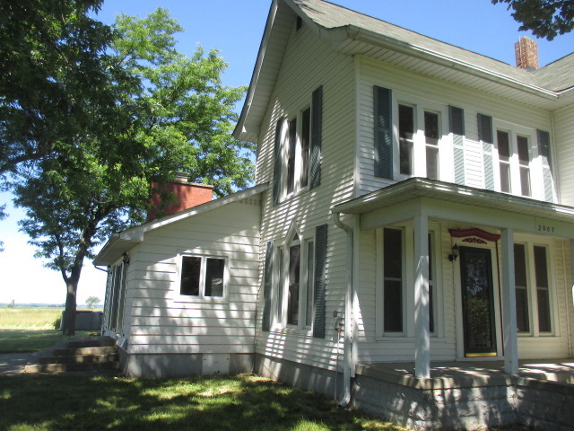 2007 Island Rd, Harvard, IL 60033 photo 1