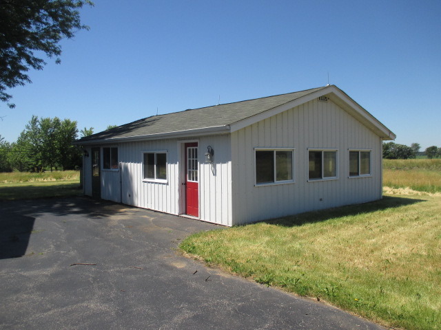 2007 Island Rd, Harvard, IL 60033 photo 5