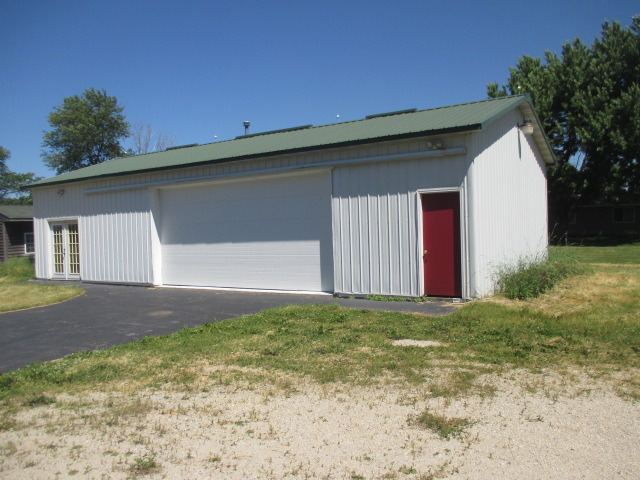 2007 Island Rd, Harvard, IL 60033 photo 4