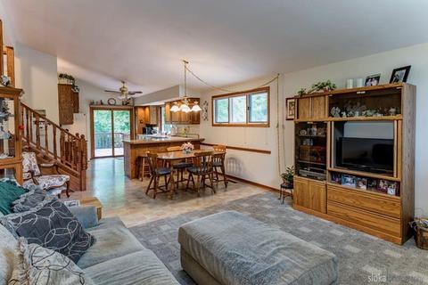 988 Hillcrest Rd, Elgin, IL 60123 photo 3