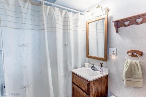 988 Hillcrest Rd, Elgin, IL 60123 photo 14