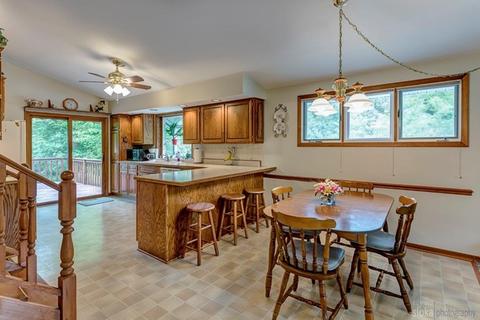 988 Hillcrest Rd, Elgin, IL 60123 photo 5