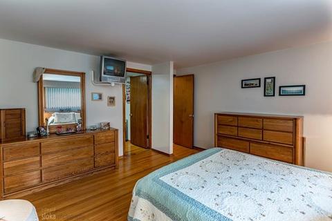 988 Hillcrest Rd, Elgin, IL 60123 photo 10