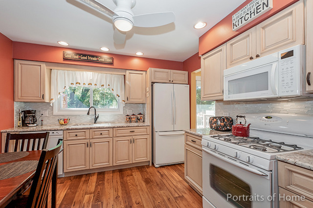 1310 Windsor Dr, Wheaton, IL 60189 photo 2