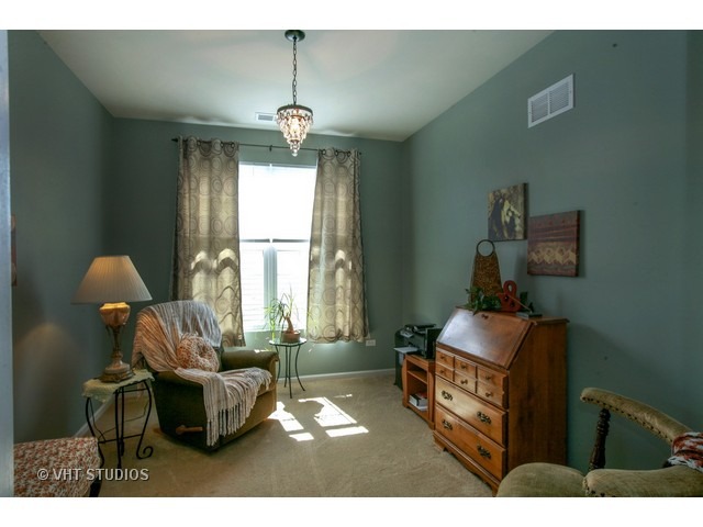 2819 Beacon Point Cir, Elgin, IL 60124 photo 6