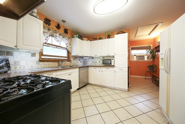 8136 Christie Ave, Lyons, IL 60534 photo 5