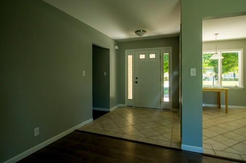 515 E High St, Sycamore, IL 60178 photo 6