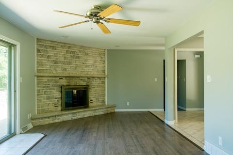 515 E High St, Sycamore, IL 60178 photo 7