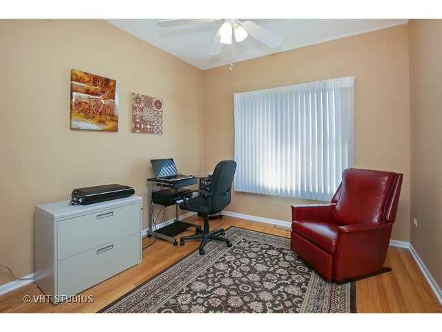 990 Mesa Dr, Elgin, IL 60123 photo 9